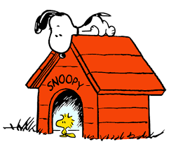 Snoopy On Top Of His Doghouse With Woodstock Sitting In Doorway Of The Doghouse Snoopy Drawing Snoopy Pictures Snoopy