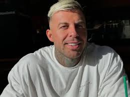 Por primera vez las redes le dan la razón a Llados: su opinión de los  influencers que se van a Andorra