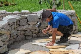 Natursteinmauer Bauen Anleitung Und Kosten Ubersicht Natursteinmauer Natursteinmauer Bauen Trockenmauer