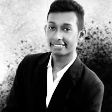 Este es el rostro de quien maneja la cuenta de Apoyo a Francisco Barbosa,  hoy ex-Fiscal de Colombia. Mi nombre es Edwin Victoria "@EdwVictoria" un  ciudadano del común, q' decidió defender la