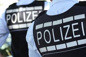 Mass mailing consists of sending numerous duplicate emails to the same email address. Bombenbauer In Biberach Gefasst Polizei Nimmt 20 Jahre Alten Syrer Fest Baden Wurttemberg Stuttgarter Zeitung