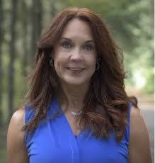 Debbie Hatch's Instagram, Twitter & Facebook