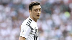 Nach einem spiel auf der bank stand mesut özil gegen südkorea wieder in der startelf. Mesut Ozil Seine Dfb Abrechnung Kann Verheerende Folgen Haben