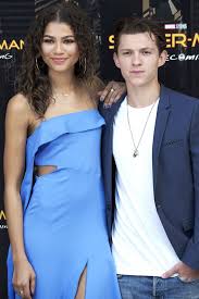 Despite some romance rumors, tom was adamant in. Zendaya Und Tom Holland Insider Packt Uber Beziehung Aus Promiflash De