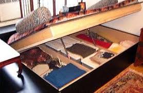 This platform bed design looks a bit more difficult to create than it. Bed Whole Top Lifts Up To Expose Tons Of Storage The Entire Bed Part Of This Platform Bed Is Hinged And Supported By Diy Platform Bed Platform Bed Diy Storage