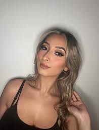 Who can do glam makeup for a Bratz shoot in Phoenix