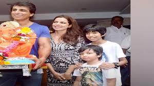 Apr 08, 2021 · sonu sood not only took his first jab but has also started the biggest vaccination drive, named sanjeevani. Www Catchynewsworld Com Sonu Sood Wife Sonali Sood Is Telugu The Actor