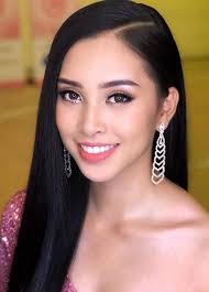 Tiểu Vy trang điểm sắc sảo so với Lan Khuê, Mỹ Linh khi thi Miss World