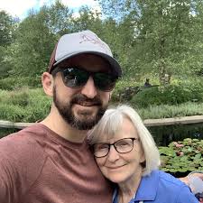 𝗣𝗼𝗰𝗸𝗲𝘁-𝘀𝗶𝘇𝗲𝗱 𝗽𝗼𝘄𝗲𝗿. 𝗠𝗮𝘅𝗶𝗺𝘂𝗺 𝗶𝗺𝗽𝗮𝗰𝘁. Today is  my mom's birthday. And she's one of the biggest reminders in my life that  size is never a limitation. At her peak, she…