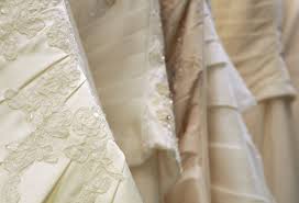 🌟 cette robe est appréciée pour sa 🌸 les robes de studio dekate anvin sont exclusivement conçues par kate anvin. Nettoyage De Robes De Mariees Pressing Bio