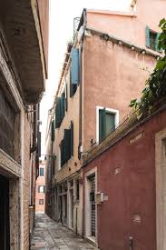 Baked in a garlic butter wine and cheese sauce with lots garlic toast. Venice Inn Venice Updated 2021 Prices