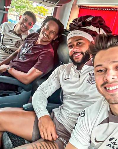 MEMPHIS DESTROZA AL FÚTBOL EUROPEO 😳🌎 Memphis Depay aseguró que  Sudamérica tiene todo para convertirse en el nuevo centro del fútbol  mundial. 🗣️ “Las ligas brasileña y argentina deberían fortalecers