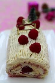 Buche Au Mascarpone Chocolat Blanc Et Framboises Amandine Cooking Chocolat Blanc Recette De Noel Facile Recette Buche Chocolat