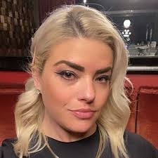 Leah Schultz's Instagram, Twitter & Facebook