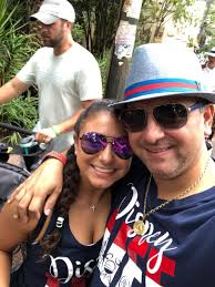 I'm having such a great time at animal kingdom with my little lady @fiav_21