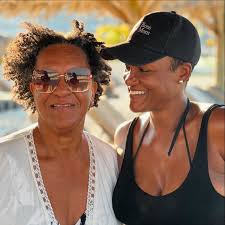 Michelle Gordon's Instagram, Twitter & Facebook