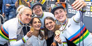 View the profiles of people named emma hinze. Weltmeisterin Emma Hinze Ist Schneller Als Kristina Vogel Hildesheimer Allgemeine