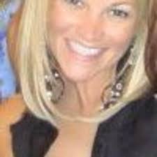 Elizabeth Hansford's Instagram, Twitter & Facebook