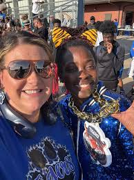 What is the score of the Center vs Monroe game tonight?