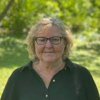 Geri Gill's Instagram, Twitter & Facebook