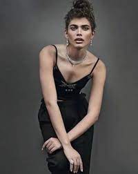 Jun 18, 2021 · in an attempt to make up for lost ground, victoria's secret, which saw sales drop 7.7 percent in 2019 even before the pandemic, launched its new collective of female brand representatives on wednesday. Valentina Sampaio Modele De Mode Transgenre
