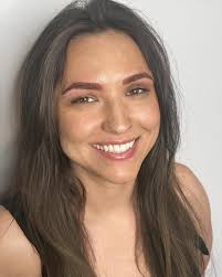 ✨✨GIVEAWAY✨✨ One free year of Brow Love. One lucky person will win brow  shaping and tints for an entire year! It's simple! Like, share and tag a  friend in comments for entry! (