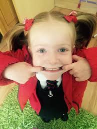 Pure joy at the subway! 🎄🎶🎤🕺🏽💃🏽🥰 Maybe this post will reach the  cheerful group in the background! 🥰