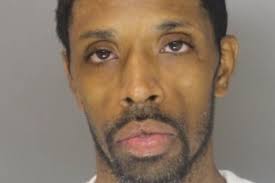 Retired cop sees robbery in progress at convenience store, shoots gunman,  authorities say