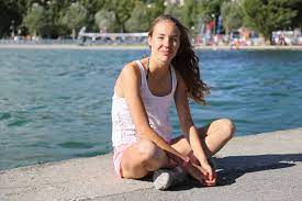 Media in category cassandre beaugrand the following 6 files are in this category, out of 6 total. Jo Cassandre Beaugrand En Avance Sur Les Autres Trimag