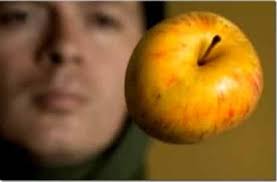 Inventa diadema para mover objetos con la mente