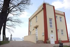 Fekete istván író a koppányi aga testamentuma című ifjúsági regényében a cselekmény fontos helyszíne fonód (fonyód) végvára. Molnar Csilla Kozterkep
