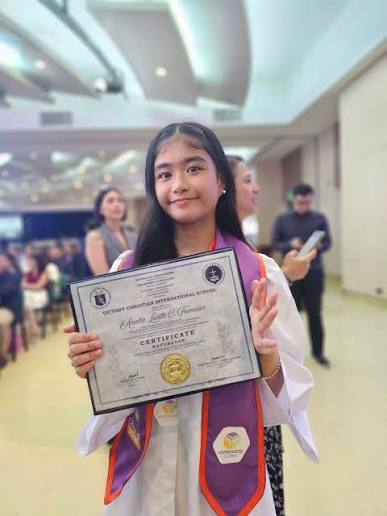 CONGRATULATIONS, MELA! 👏🏼 TV personality Melai Cantiveros celebrated the  moving-up ceremony of her daughter Mela by sharing photos from the  milestone on Instagram. “Thank you Lord 🙏🏼 Dalaygon ka kanunay Ginoo 🙏🏼