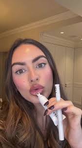 Well Someone’s gotta do it 🤷🏻‍♀️👊🏼🎄✨ Nothing like a bit of festive  stress is there 😅??? Refy makeup, Girl humour, beauty blogger, makeup  reel, makeup addict, Christmas chaos, Christmas shopping panic, ...