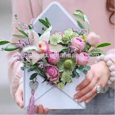 Source New Arrival Envelope Shape Cardboard Flower Packaging Box On M Alibaba Com Paper Flower Decor Flower Box Gift Paper Bouquet