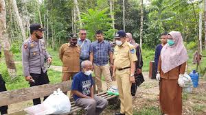 Discover langsa with the help of your friends. Wakil Walikota Langsa Besuk Kakek Buamin Yang Sedang Sakit Tinggal Di Hutan Lindung Portal Kita Samudra News