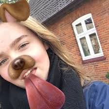 Lisa Allingham's Instagram, Twitter & Facebook