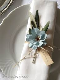 Qualche idea creativa che ti permetterà di personalizzare la tua tavola in maniera davvero unica e ma come puoi realizzare tanti segnaposto pasquali attraenti e personalizzati? Cards Segnaposto E Portatovaglioli Realizzati Con Fiori Di Carta Handmade E Portatovaglioli Fai Da Te Fermatovaglioli Fai Da Te Decorazioni Di Pasqua Fai Da Te