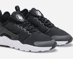 Designed to stretch with your foot, the nike air huarache shoe has remained a sneaker staple since its 1991 debut, when it changed the face of. Women S Nike Air Huarache Ultra Black White Review Style Sole Finess