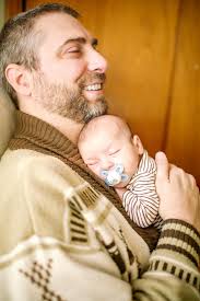 Hello! I'm Rowan, owner of Laurel Photography, I specialize in motherhood,  maternity, couples and families. Looking forward to seeing lots of new  faces through my lens this year 🥰