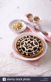 Ein fieses, süßes zeug, in dem man den alkohol nicht schmeckte und das flecken auf der kleidung hinterließ, die. Kermess Kuchen Alkohol Stockfotos Und Bilder Kaufen Alamy