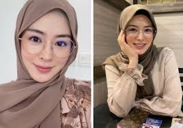 Bcl membiarkan rambut pirangnya tergerai. Kacamata Riau24 Com