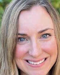 Elizabeth Poulsen's Instagram, Twitter & Facebook