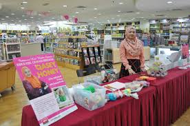 The centre is located in the heart of subang jaya's commercial. Deko Kek Cawan Di Mph Subang Parade Qasey Honey