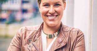 4,3 sterne bei 180 bewertungen. Lesung Nicole Staudinger Und Das Abnehmen Flipboard