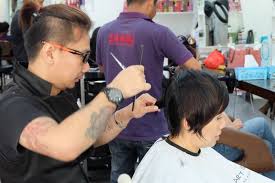 Yang mau belajar skill potong rambut bisa ke lkp bl barber school. 4 Rekomendasi Salon Potong Rambut Di Jakarta
