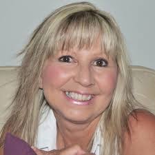 Debbie Vassallo's Instagram, Twitter & Facebook