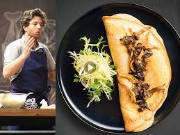 Une Omelette Aerienne Garnie De Champignons De Saison Le Tout En Moins D Un Quart D Heure C Est Le Pari Releve Pa Omelette Soufflee Recette Hiver Jean Imbert