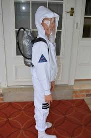 Make your very own space helmet with a few household items and some imagination. 37 Cheap And Easy Sweatsuit Halloween Costumes Astronaut Costume Diy Costumes Kids Boys Diy Astronaut Costume