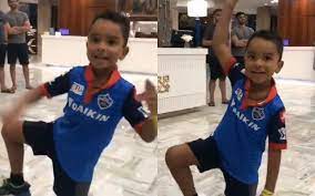 Shikhar dhawan and david warner became the 1st opening pair to score more than 2000 runs in the ipl. Ipl 2019 Shikhar Dhawan S Son Zoravar Copies His Father S Thigh Five Celebration Ponting S Daughter Joins In