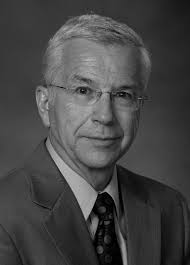 I'm honored to welcome you to the 2022 commencement of the University of  Maryland, Baltimore (UMB). The Class of 2022 continue